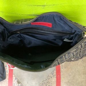 BRAND NEW TOMMY HILFIGER BAG (With 80$ tags)